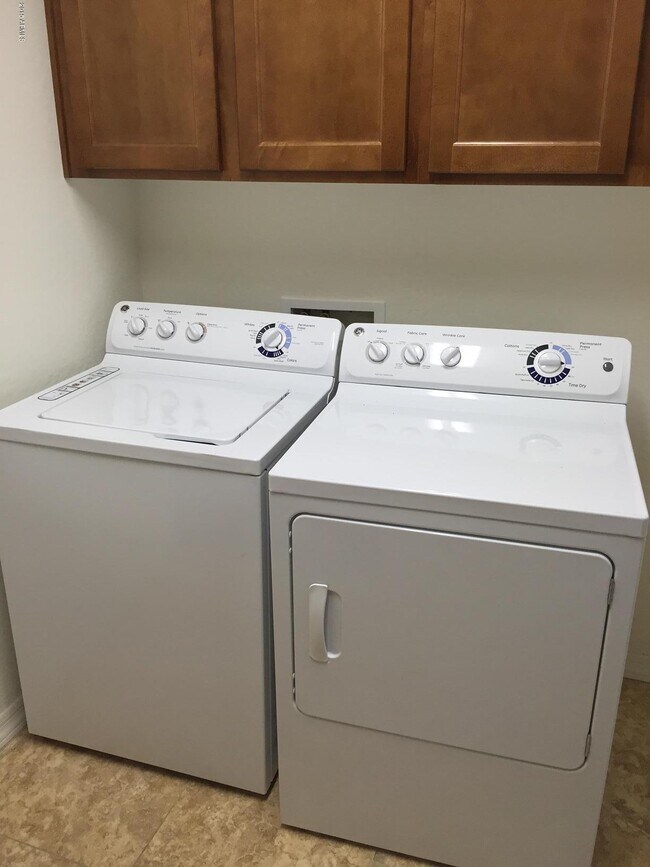 Photo - 1502 E Dunlap Ave