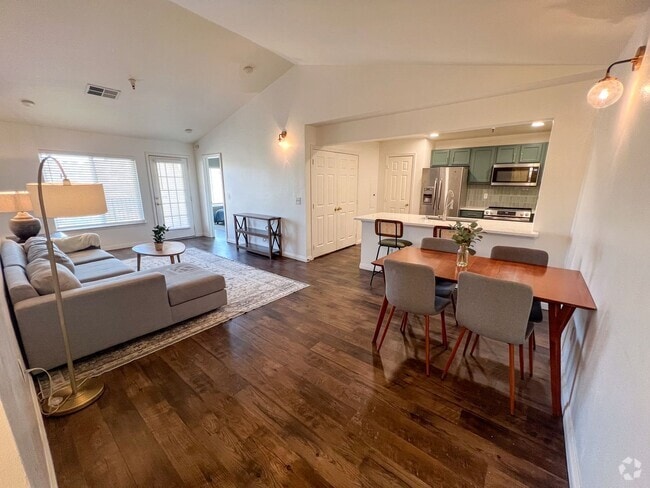 Building Photo - Fully Furnished Stunner Close to UNR!! Unit 133 Rental