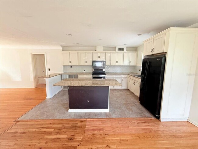 Photo - 4900 5th St S