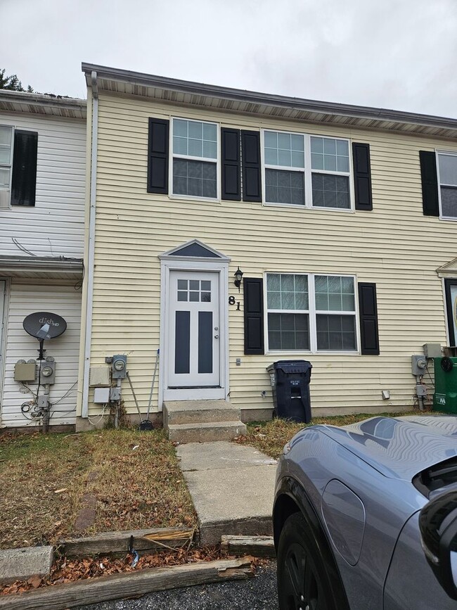 For Rent: Renovated Middletown Townhome, G... - For Rent: Renovated Middletown Townhome, G...