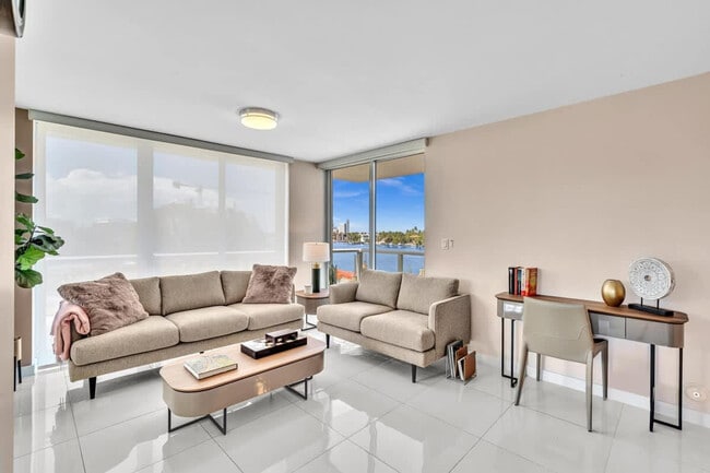 Photo - 9901 E Bay Harbor Dr Unit SI FL3-ID1527184P