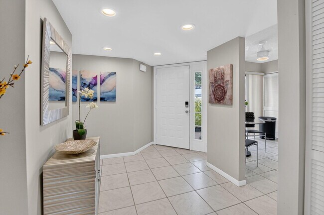 Photo - 7473 Glendevon Ln Unit 402