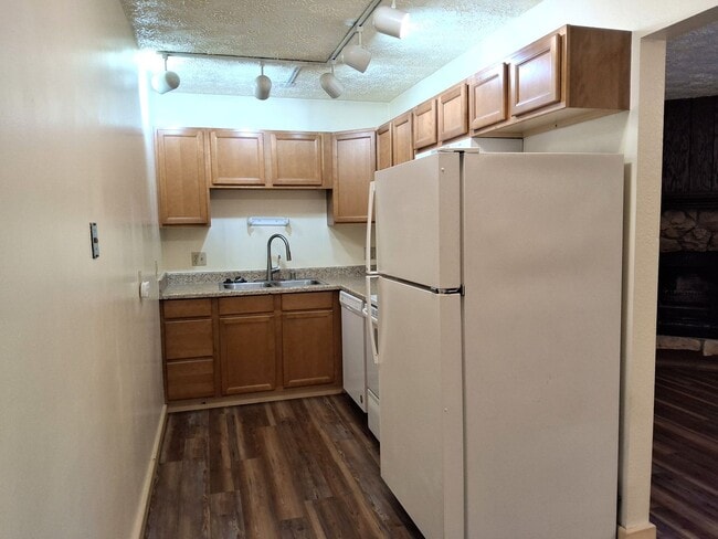 2104 Roosevelt Dr Unit 1