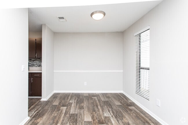 2BR,. 2BA - 1064SF