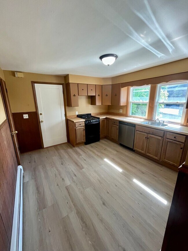 Photo - 8 Downs Ave Unit 2nd floor