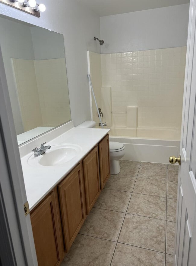 Photo - 3637 E Parkview Dr