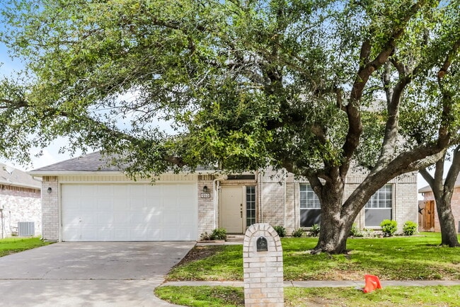 Building Photo - 950 Silver Streak Dr