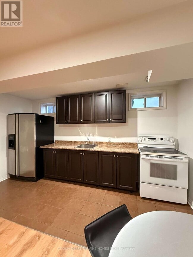 Photo - 294 Wildberry Crescent