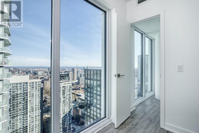 Photo - 252 Church St Unité 4811