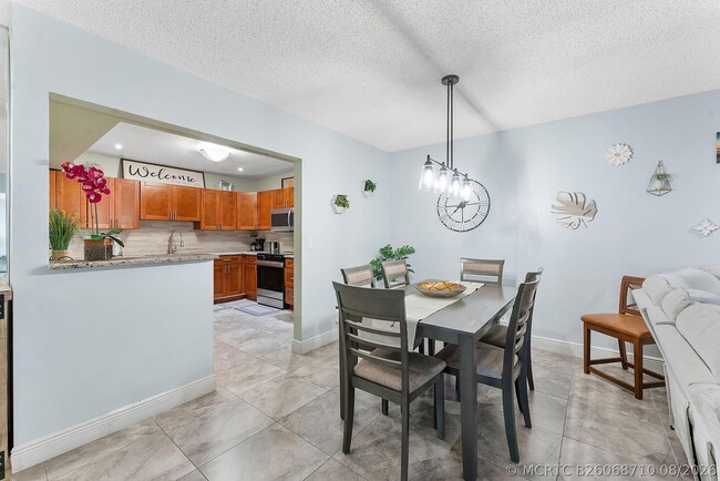 Photo - 836 NW 29th Ave
