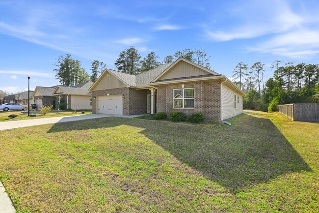 Photo - 52 Woodwater Cir