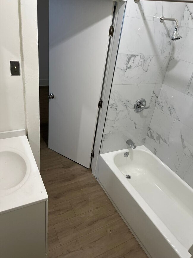 Photo - 1984 Park Grove Ave