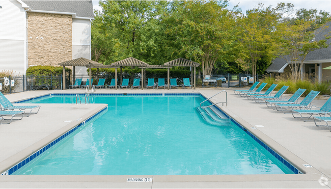 Enjoy Village Green's Resort-Style Pool - Village Green Student Housing Rental