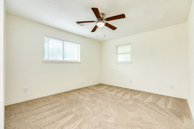 Photo - 408 Gardenia St