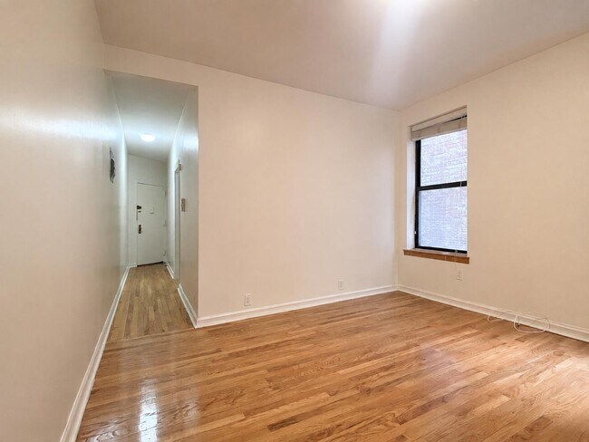 Photo - 3135 Broadway Unit 11