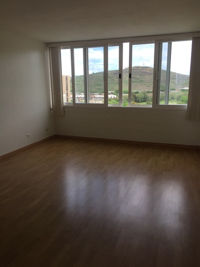5210 Likini St