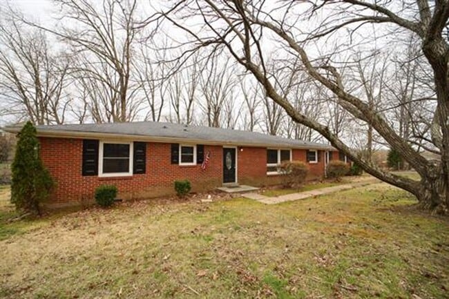 Charming Single-Story Home on a Spacious L... - Charming Single-Story Home on a Spacious L...
