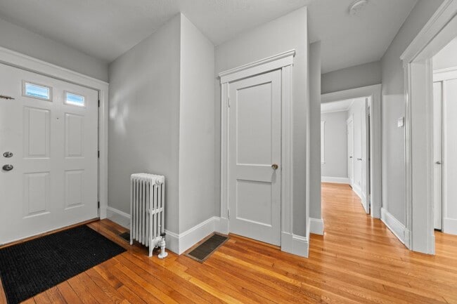 207-209-209 Main St