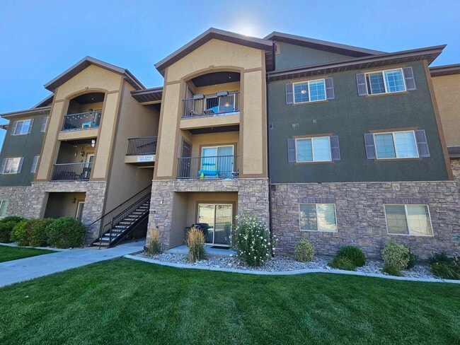Photo - 203 Jordan Ridge Boulevard Unidad 210 Rental