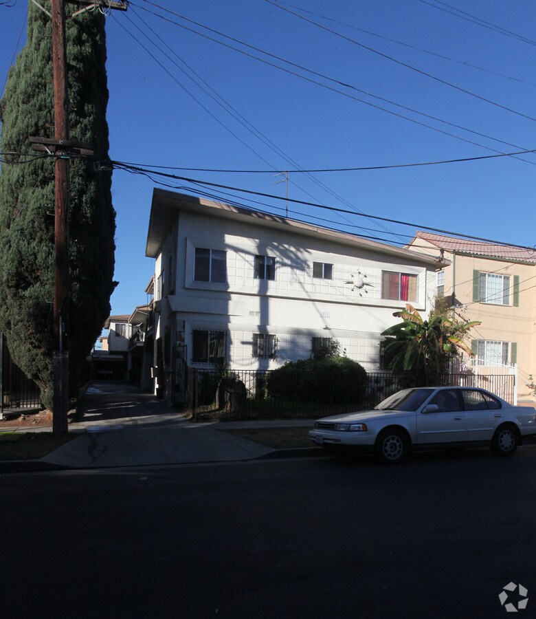 Photo - 1211 N Berendo St