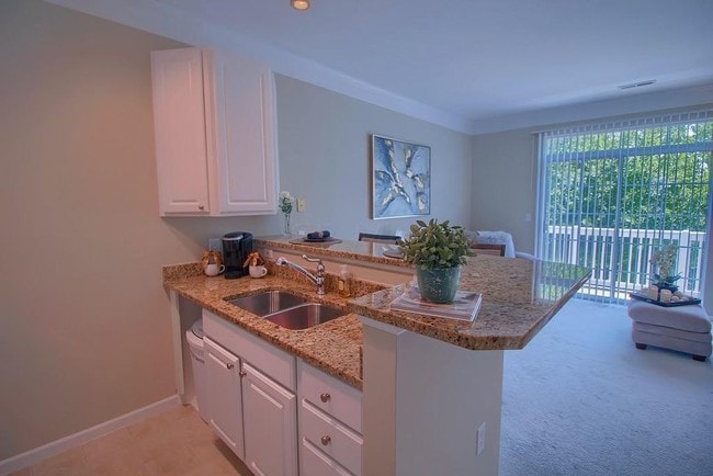 Kitchen - 7016 Old Bridge Ln E Unit 7016