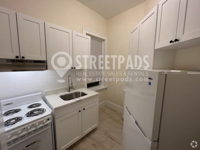 Building Photo - 1 bedroom in Boston MA 02215 Rental