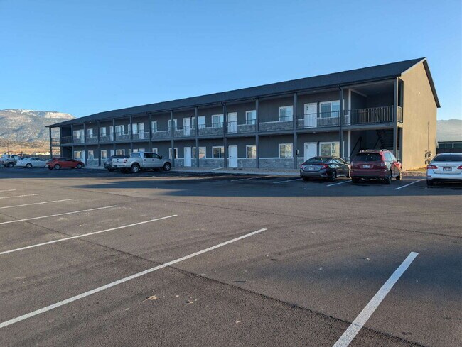 Now Leasing – Modern 2 Bedroom, 2 Bath Apartment at Sunrise Village