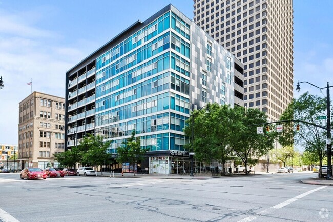 Building Photo - 100 E Gay St Unit 505 Rental