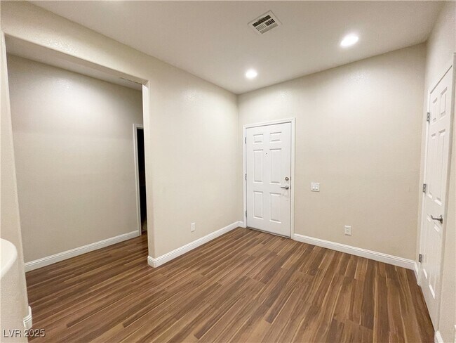 Photo - 720 Indian Garden St