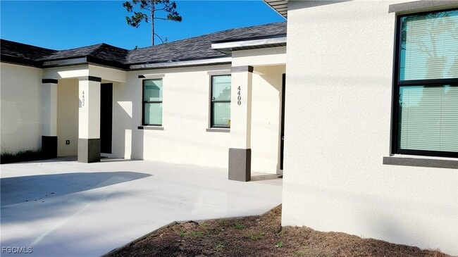Building Photo - 4402 Golfview Blvd Rental