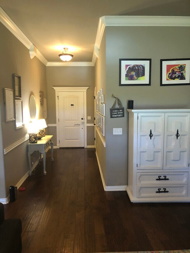 Entry Way - 337 N Sabine Pass Rd