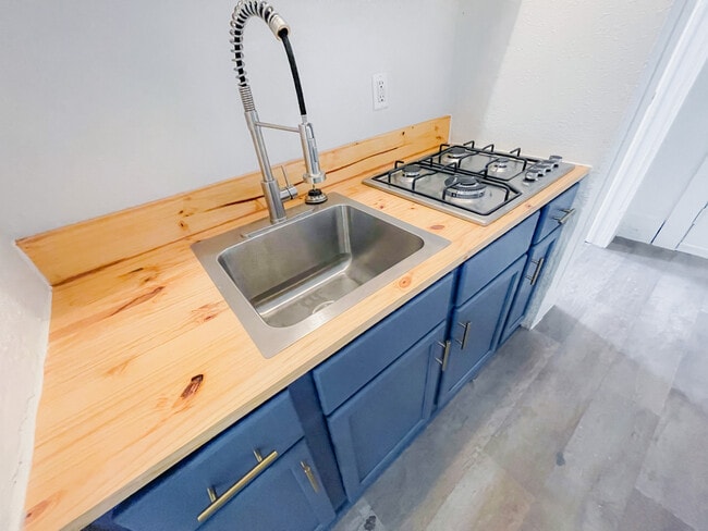 Photo - 713 20th St Unidad 1915-2