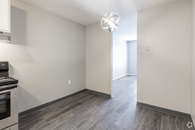2BR, 1BA - Kitchen