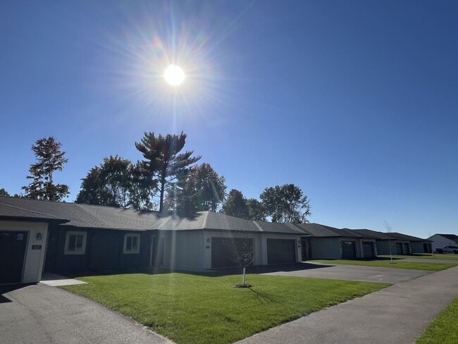 1137 St Andrews Dr