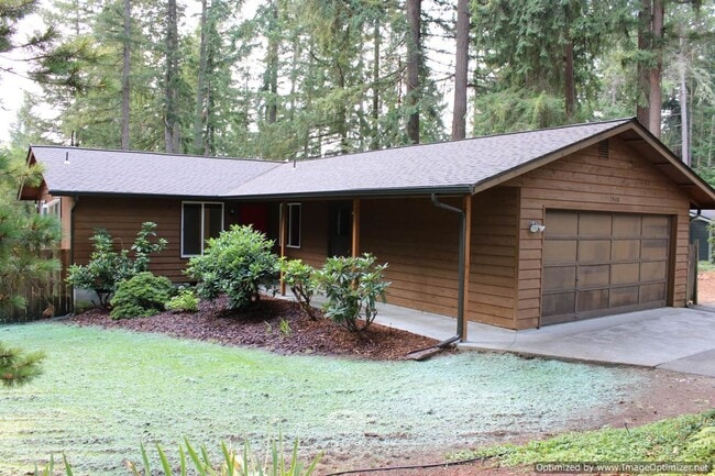 Building Photo - Charming 3-Bedroom Rambler with Spacious Y... Rental