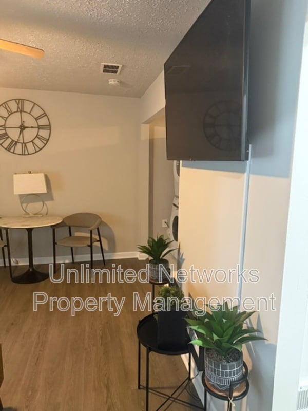 151 Lawton St SW