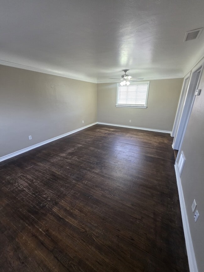 Photo - 3 bed 1 bath home, move in ready!