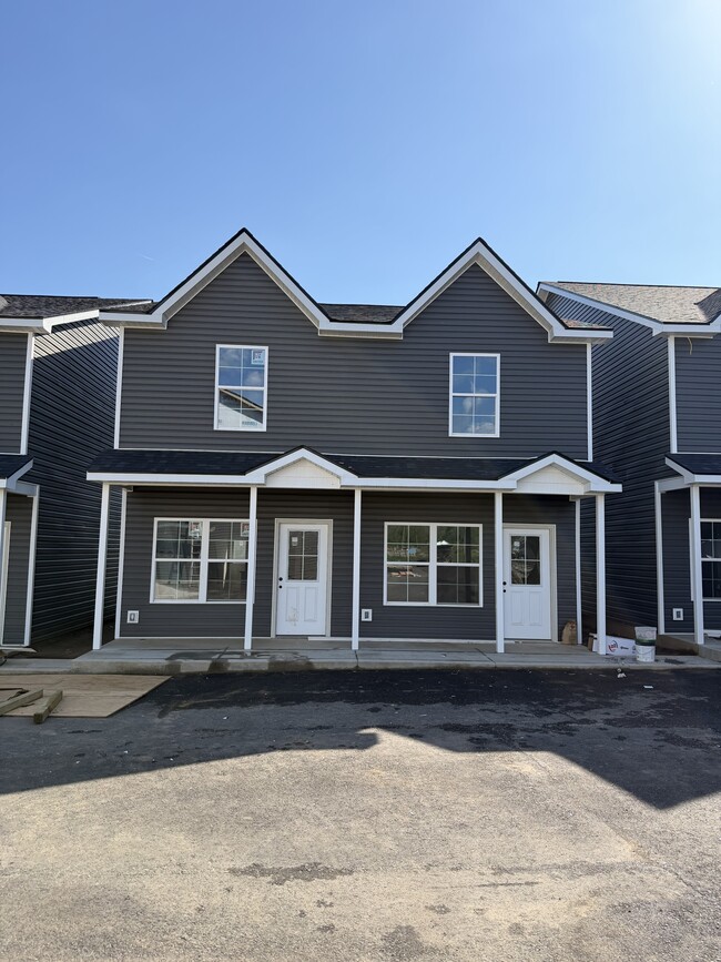 Building Photo - 6290 Davis Creek Rd