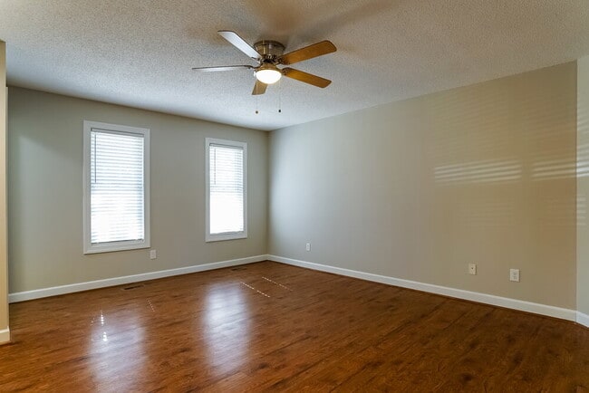 Photo - 602 Coventry Dr