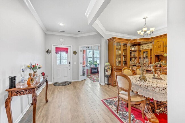 Photo - 6 Bedroom, 4.5 Bathroom Home in Cane Bay - Summerville