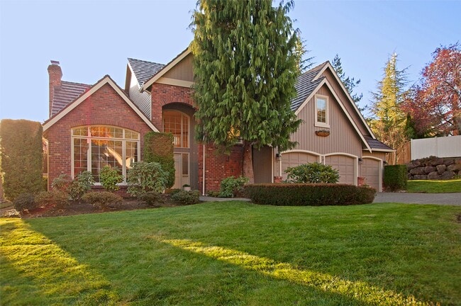 Building Photo - Elegant Forest Ridge Home in Bellevue