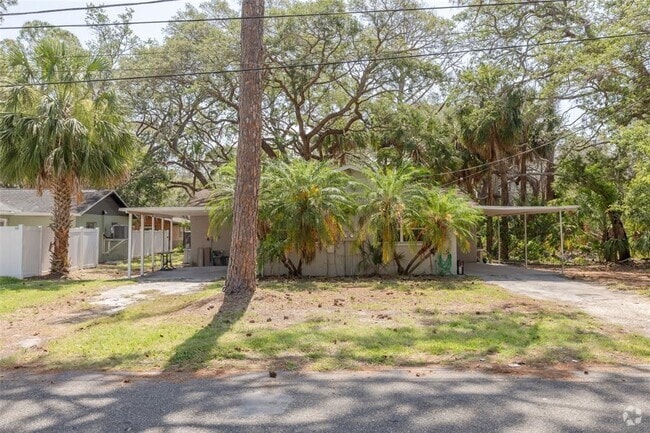 Building Photo - 7116-7120 Oakwood Dr Rental