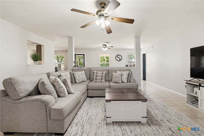 Photo - 2607 Thoroughbred Dr