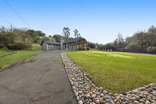 Photo - 9168 Eastside Rd