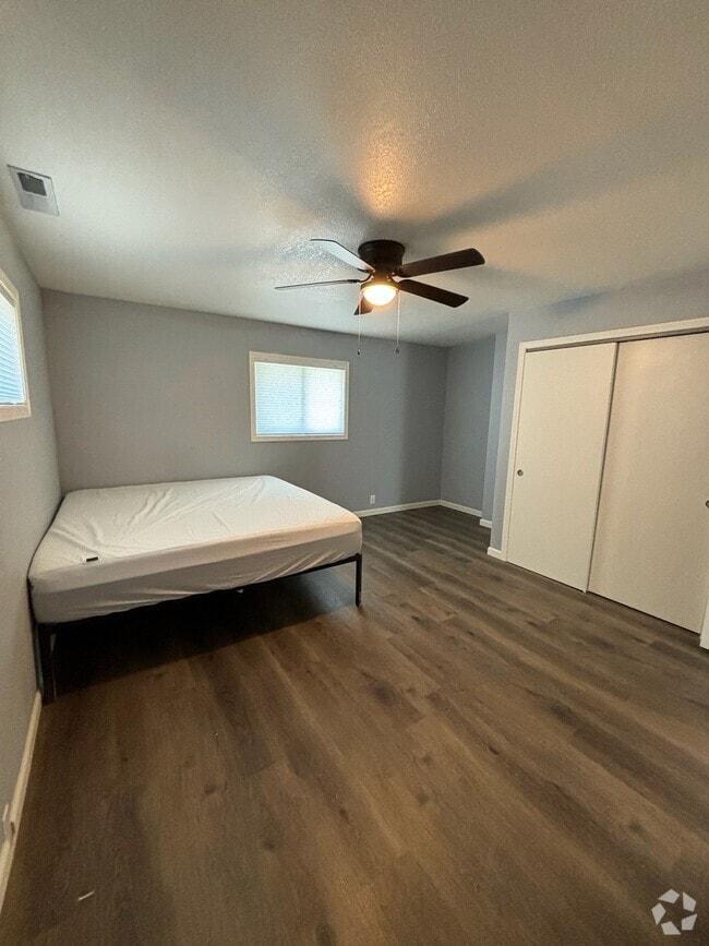 Building Photo - 1111 NW 32nd St Unit 1 Rental