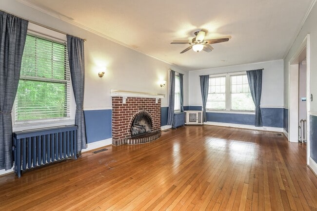 Photo - 340 W End Blvd