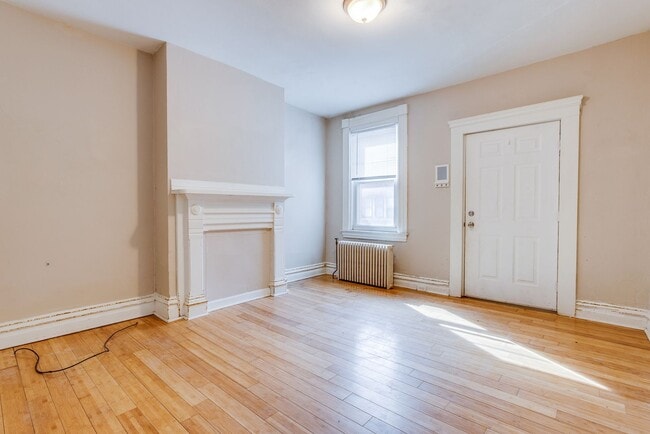 Photo - 12 E Sycamore St