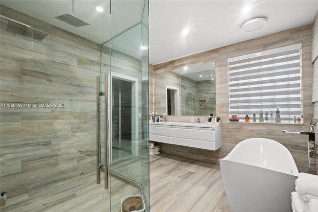 Building Photo - Southwest 156th Court, Miami, FL 33185 - 4...