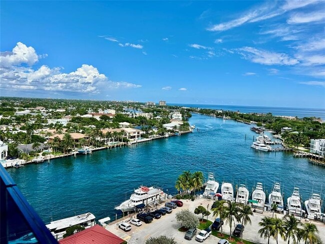 Photo - 2639 N Riverside Dr Unit PH3