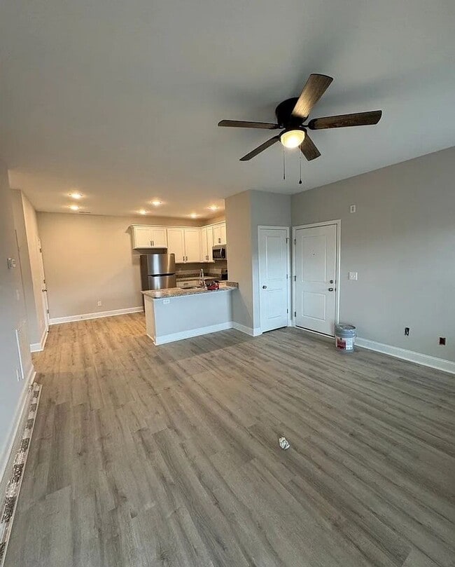Photo - 308 Hillview Mls Blvd Unit 308 Hillview Mills, Apt 111
